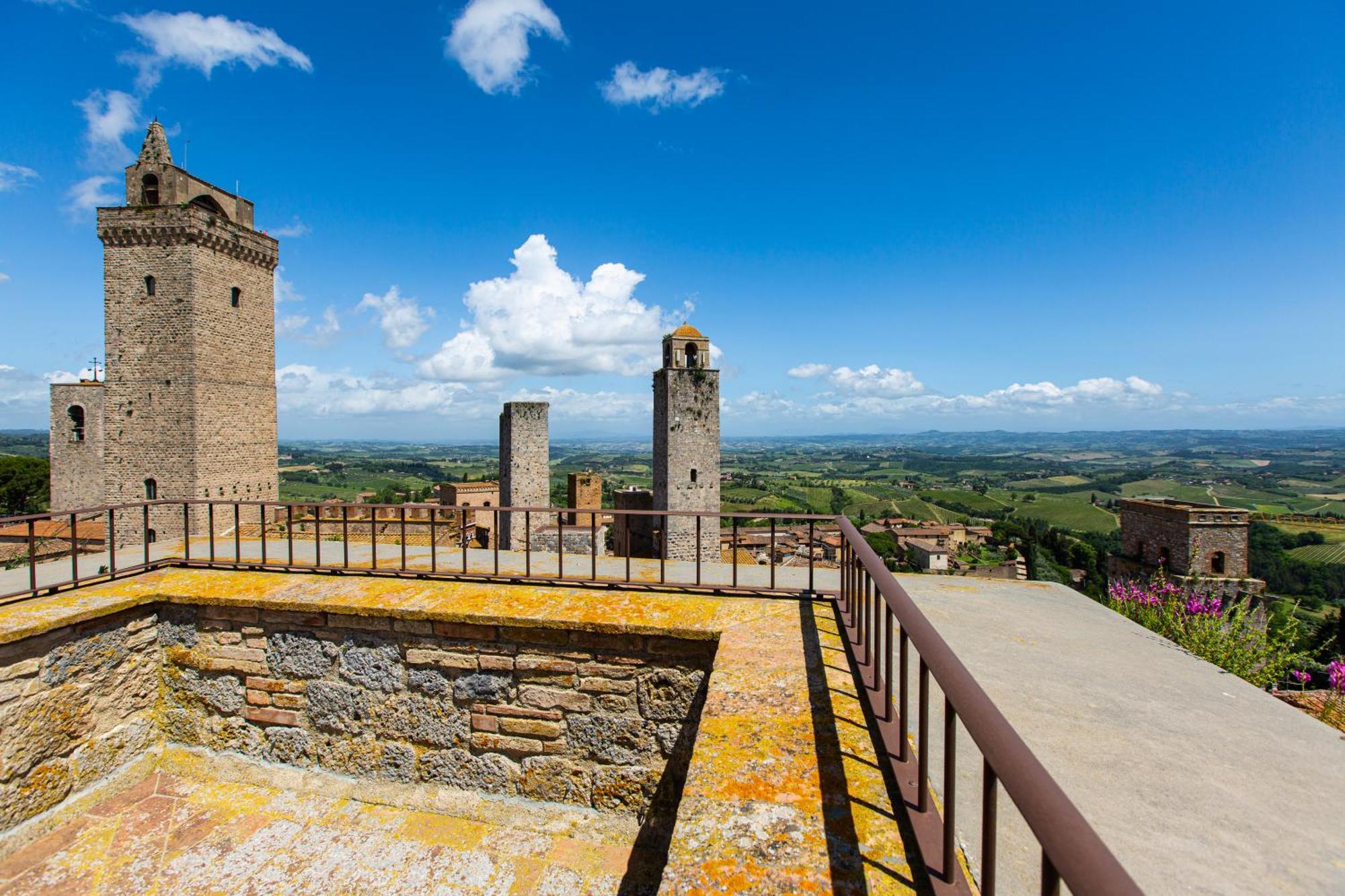 Апартаменты The Artists' Tower - Amazing View From The Tower Сан-Джиминьяно Экстерьер фото