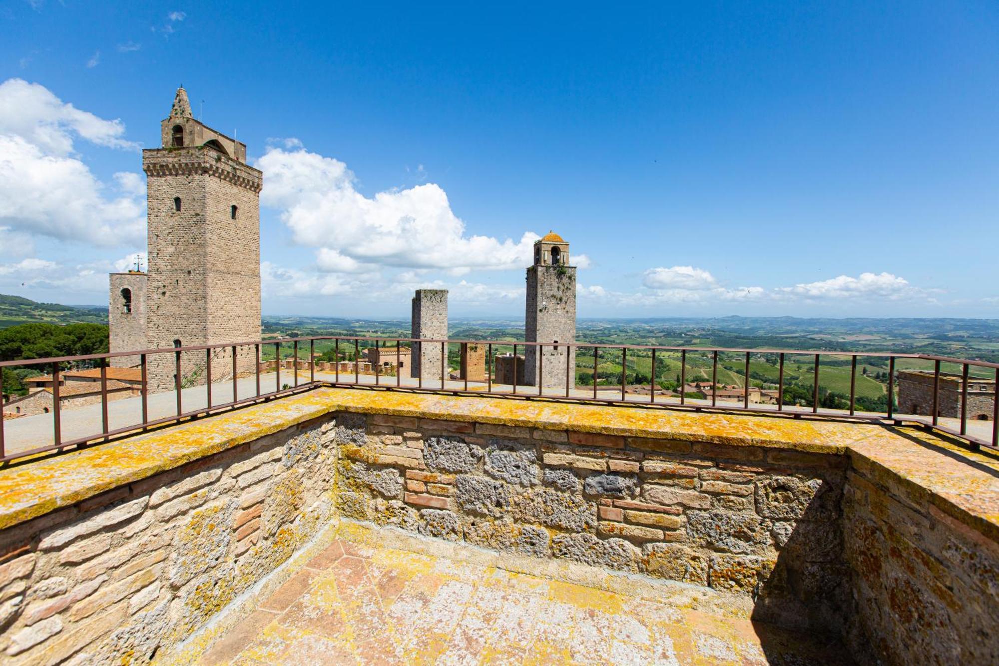 Апартаменты The Artists' Tower - Amazing View From The Tower Сан-Джиминьяно Экстерьер фото