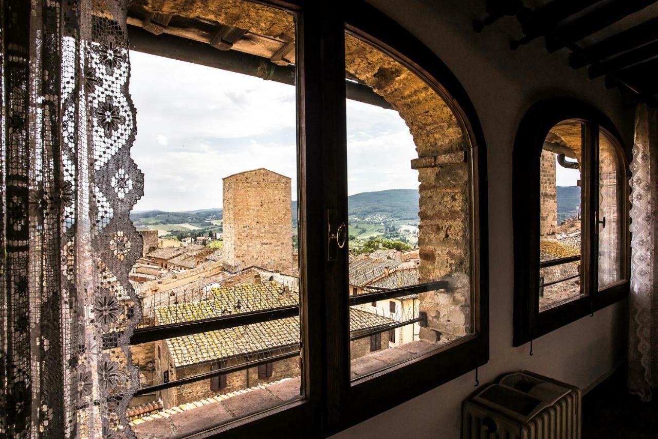 Апартаменты The Artists' Tower - Amazing View From The Tower Сан-Джиминьяно Экстерьер фото